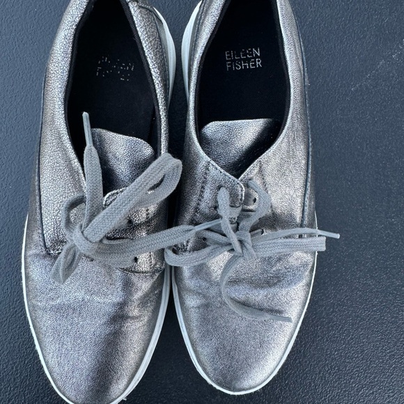 Eileen Fisher Prop Platform Sneaker Gold
Iridescent Metallic Sparkle Shoe 7.5 - Picture 3 of 8
